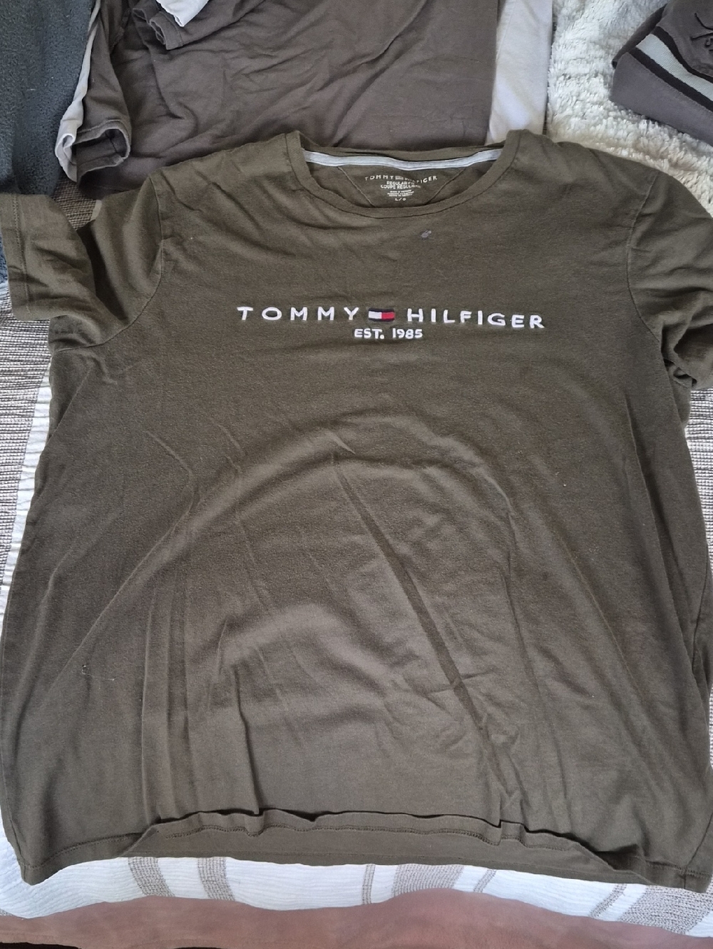 Tommy Hilfiger Men’s Olive Green Logo Crew Neck Tee